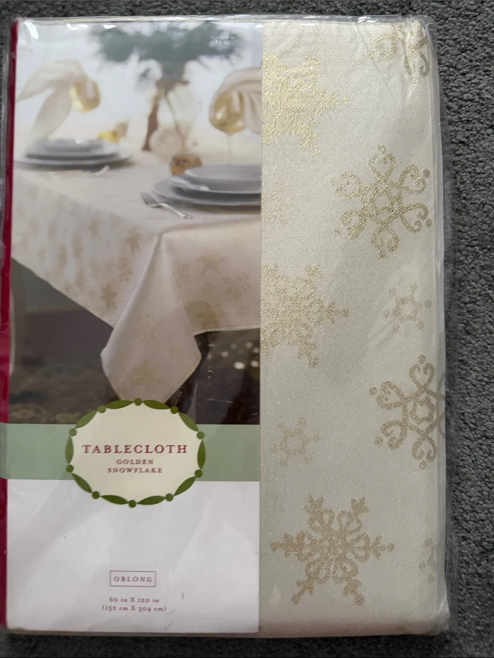 Vintage Tablecloth Golden Snowflake set w/ 16 matching napkins Oblong 60x120